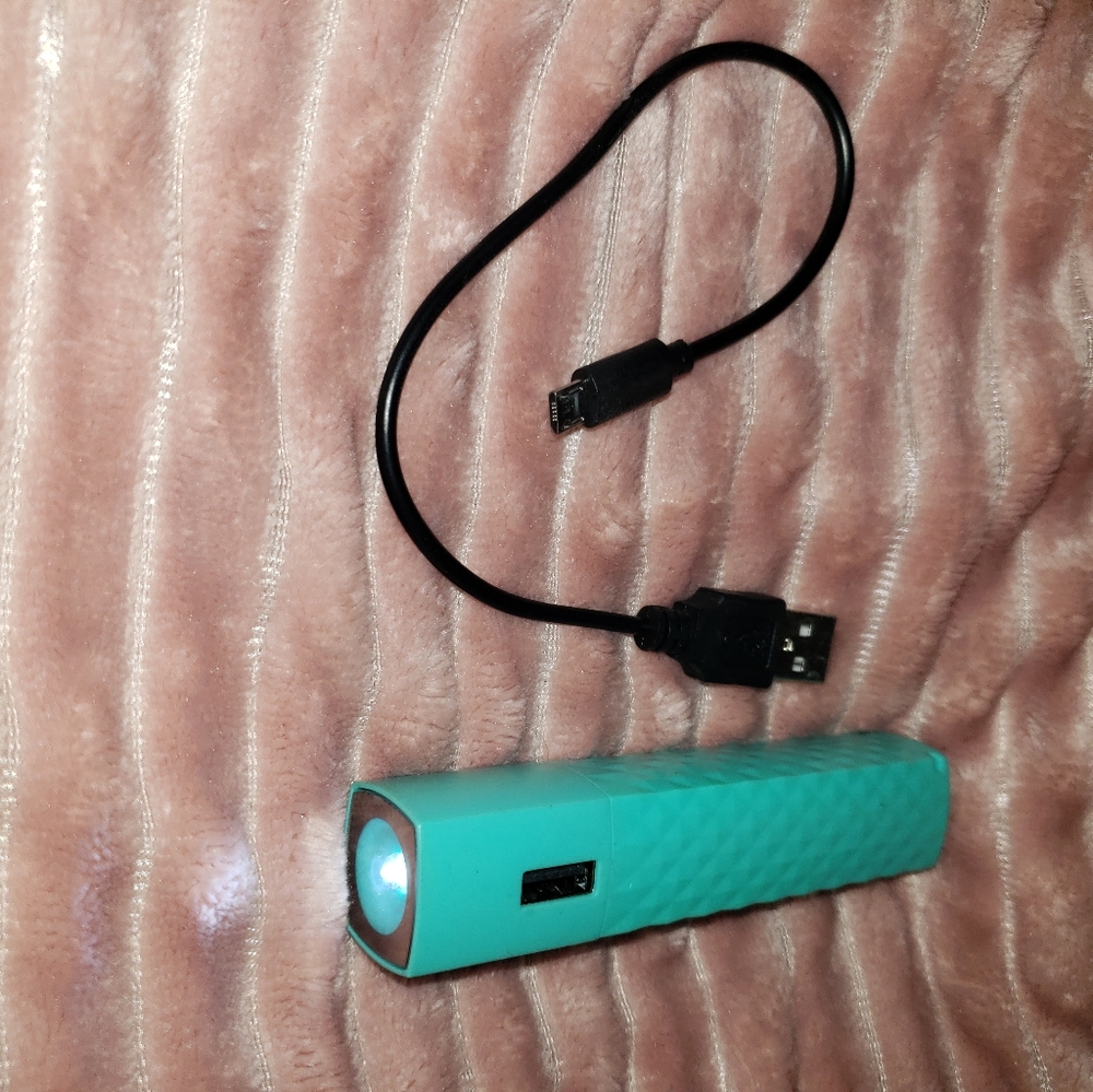Cell Phone Portable Charger/Flashlight